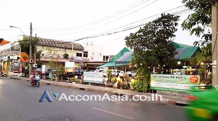  Land For Sale in Ratchadapisek, Bangkok  near MRT Huai Khwang (AA15928)
