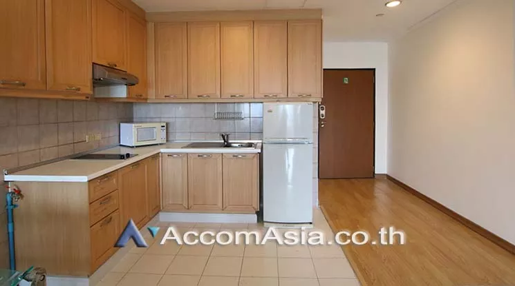  2 Bedrooms  Condominium For Rent in Sathorn, Bangkok  near BTS Sala Daeng - MRT Lumphini (AA15952)