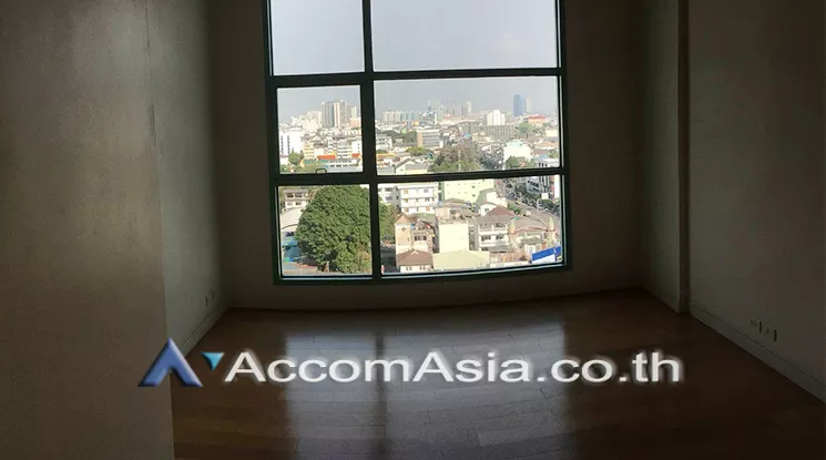 4  2 br Condominium For Sale in Rama 3 ,Bangkok BTS Saphan Taksin at Chatrium Riverside AA15986