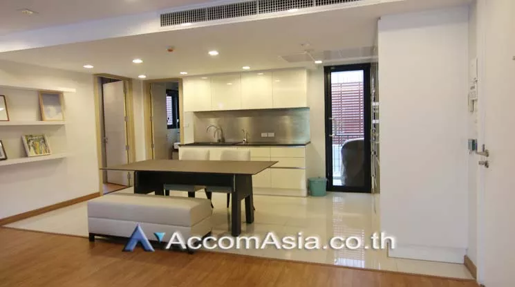  2 Bedrooms  Apartment For Rent in Ploenchit, Bangkok  near BTS Ploenchit (AA15998)