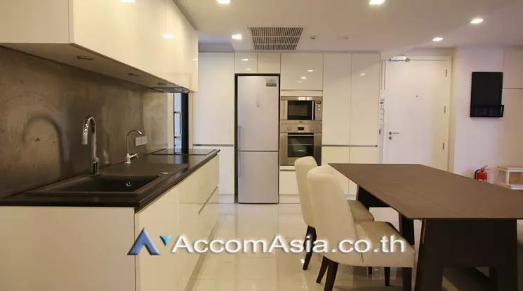  2 Bedrooms  Apartment For Rent in Ploenchit, Bangkok  near BTS Ploenchit (AA15998)