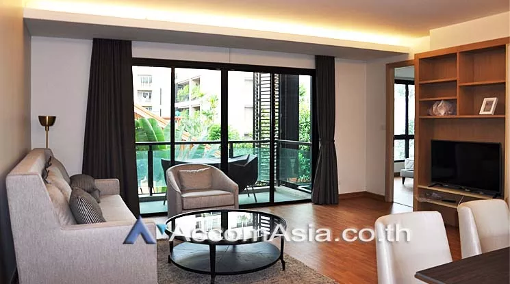 unit 3 Bedrooms  Apartment For Rent in Ploenchit, Bangkok  near BTS Ploenchit (AA16003)