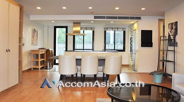  3 Bedrooms  Apartment For Rent in Ploenchit, Bangkok  near BTS Ploenchit (AA16003)