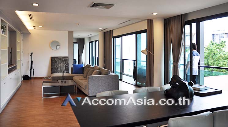 Penthouse |  3 Bedrooms  Apartment For Rent in Ploenchit, Bangkok  near BTS Ploenchit (AA16008)