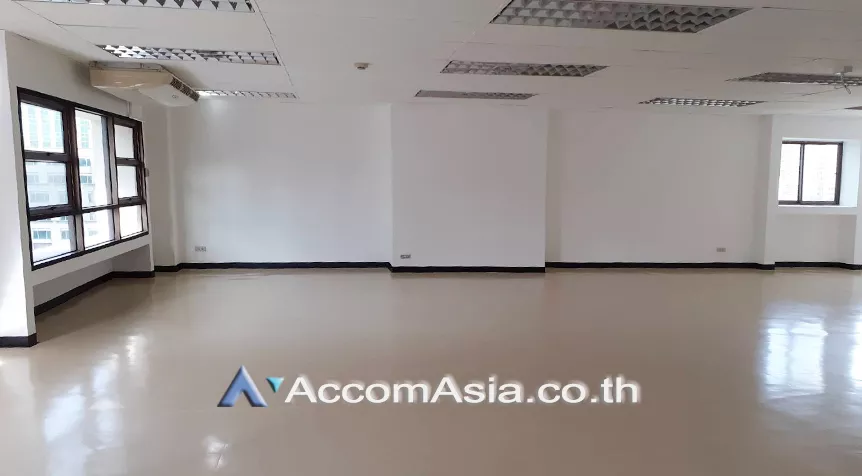 unit Office space For Rent in Ploenchit, Bangkok  near BTS Chitlom (AA16019)