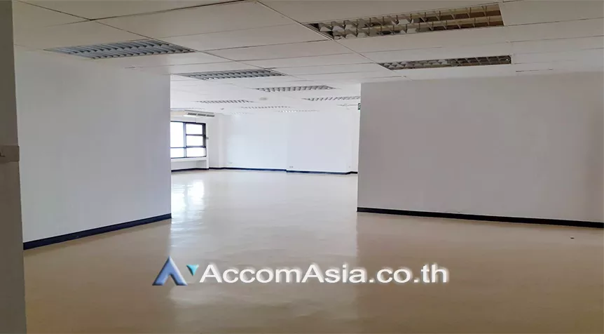 6  Office Space For Rent in Ploenchit ,Bangkok BTS Chitlom at Piya Place AA16019
