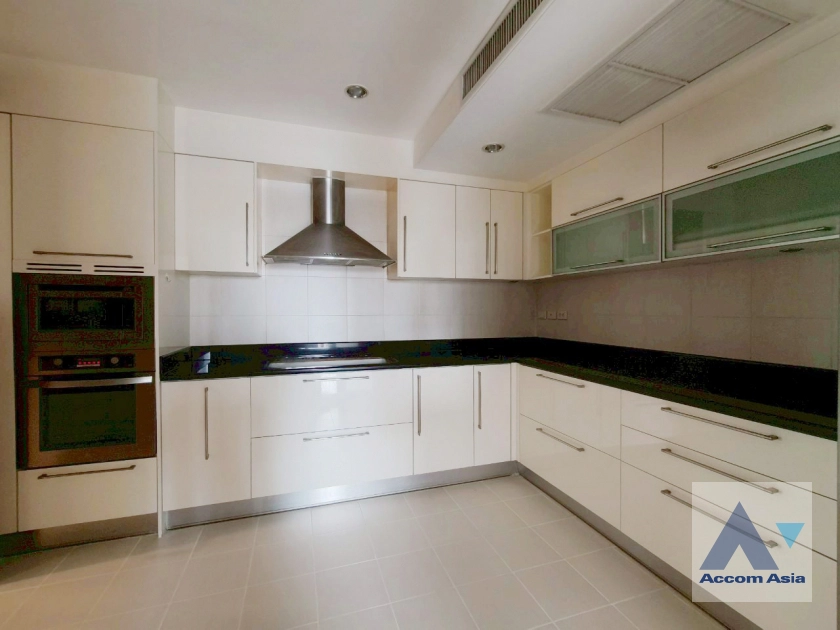 8  3 br Apartment For Rent in Sukhumvit ,Bangkok BTS Phrom Phong at Apartment with Top Facilities, Close to Emshere AA16049