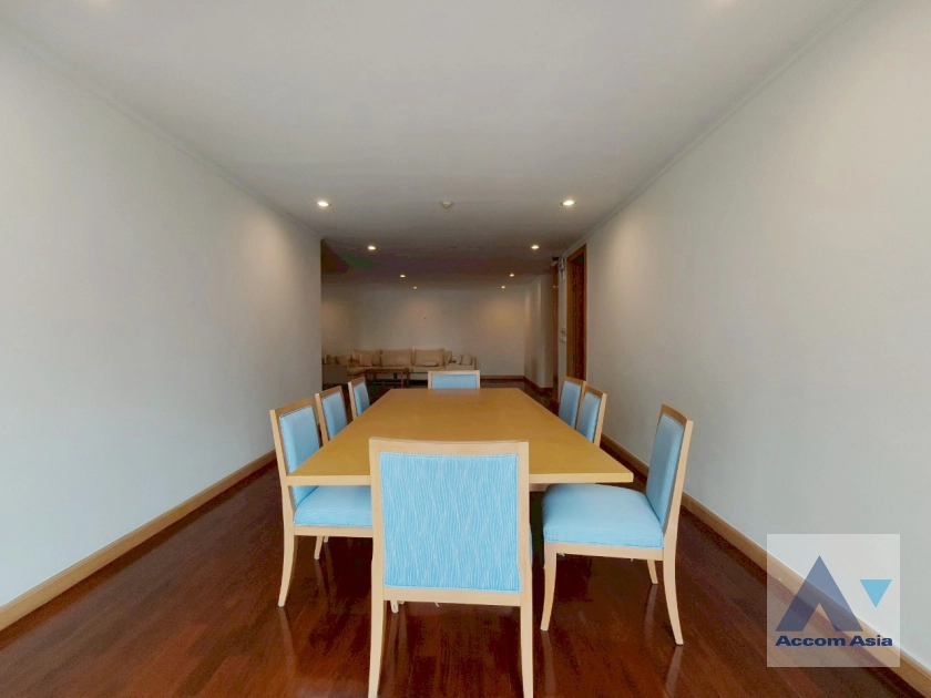 5  3 br Apartment For Rent in Sukhumvit ,Bangkok BTS Phrom Phong at Apartment with Top Facilities, Close to Emshere AA16049