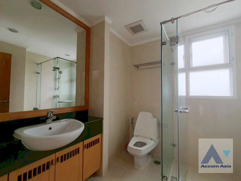 16  3 br Apartment For Rent in Sukhumvit ,Bangkok BTS Phrom Phong at Apartment with Top Facilities, Close to Emshere AA16049