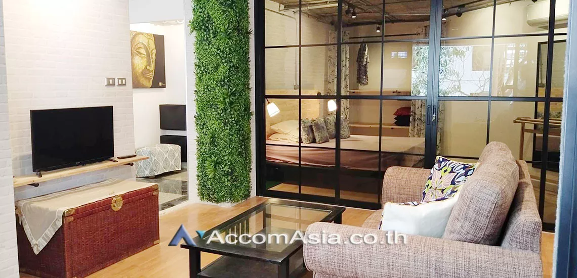  1 Bedroom  Condominium For Rent & Sale in Sukhumvit, Bangkok  near BTS Nana (AA16058)