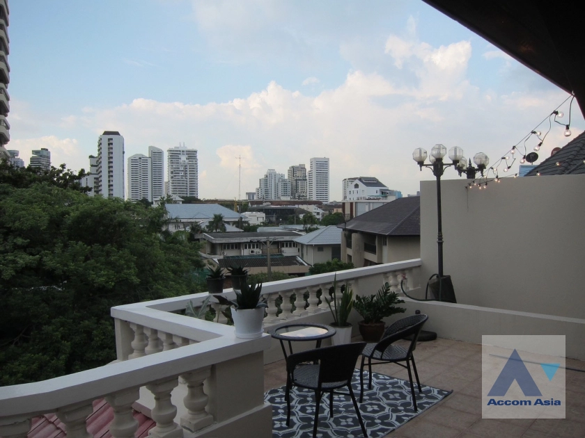 23  6 br Townhouse for rent and sale in Sukhumvit ,Bangkok BTS Ekkamai AA16079