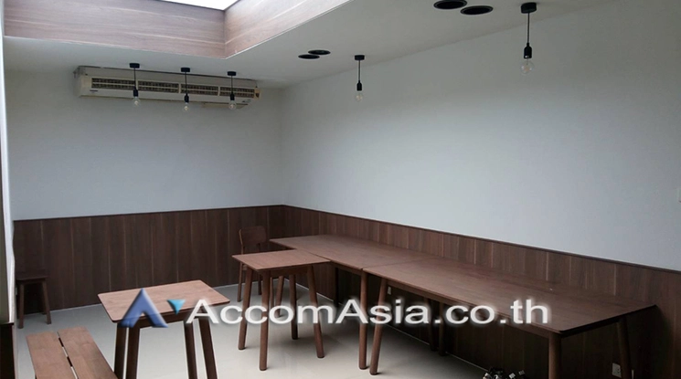 7  House For Rent in Sukhumvit ,Bangkok BTS Ekkamai AA16080