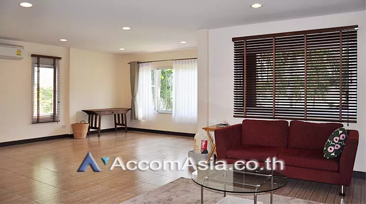 Home Office |  2 Bedrooms  House For Rent in Phaholyothin, Bangkok  near BTS Ari (AA16084)