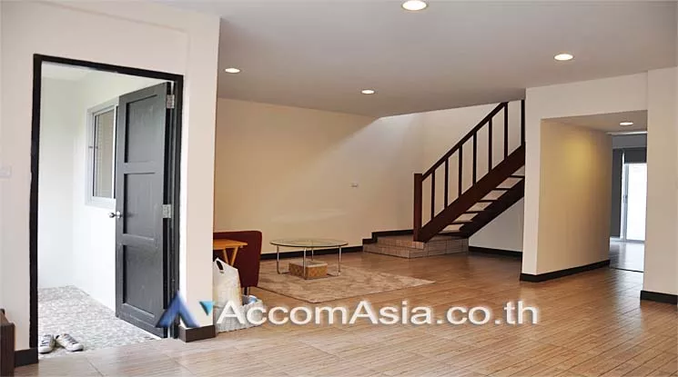 5  2 br House For Rent in Phaholyothin ,Bangkok BTS Ari AA16084