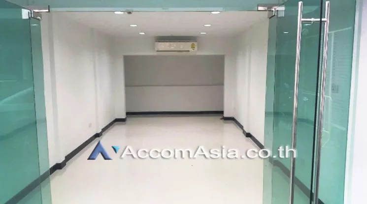  2  Office Space For Rent in Sathorn ,Bangkok MRT Lumphini at Office Space For Rent AA16106