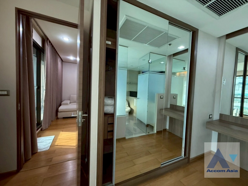 8  2 br Condominium For Rent in Silom ,Bangkok BTS Chong Nonsi at The Address Sathorn AA16139