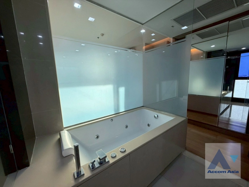 14  2 br Condominium For Rent in Silom ,Bangkok BTS Chong Nonsi at The Address Sathorn AA16139