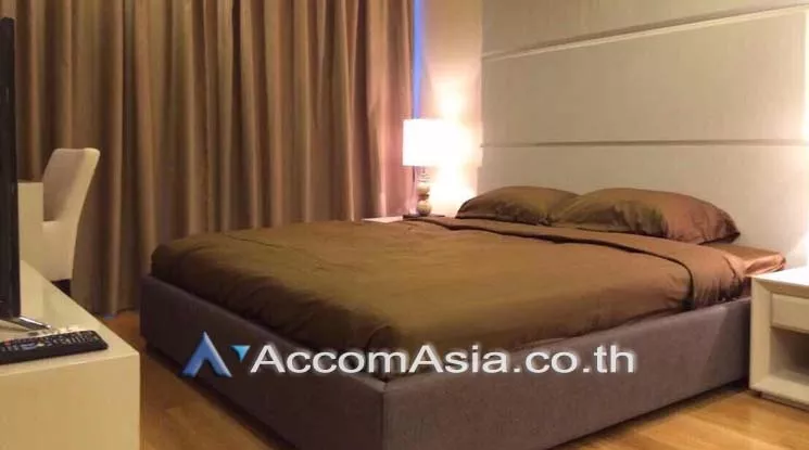  2 Bedrooms  Condominium For Rent & Sale in Silom, Bangkok  near BTS Chong Nonsi (AA16140)