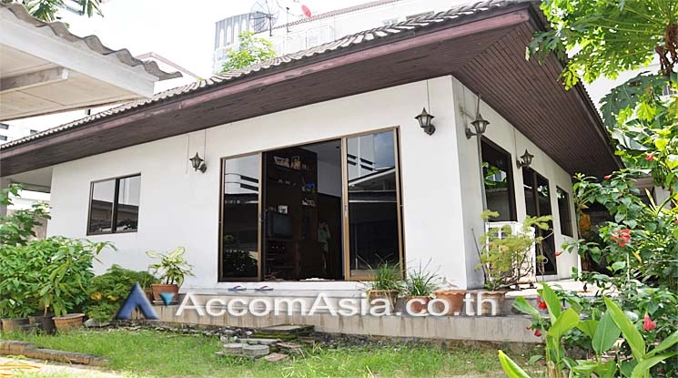  2  5 br House For Rent in sukhumvit ,Bangkok BTS Thong Lo AA16151