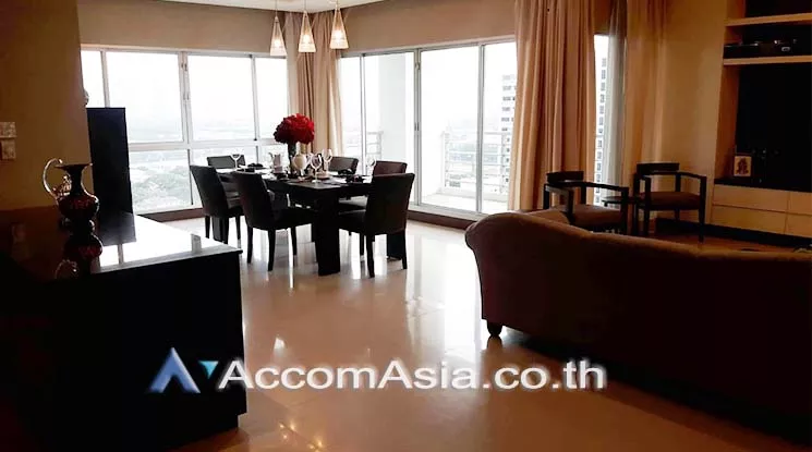  3 Bedrooms  Apartment For Rent in Ploenchit, Bangkok  near BTS Ploenchit (AA16154)