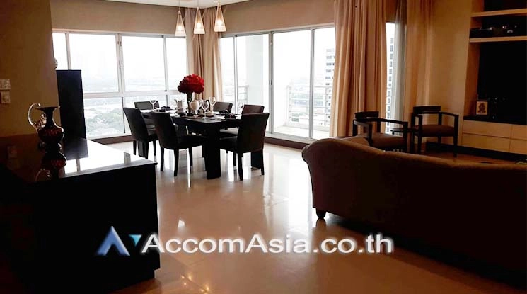 unit 3 Bedrooms  Apartment For Rent in Ploenchit, Bangkok  near BTS Ploenchit (AA16154)
