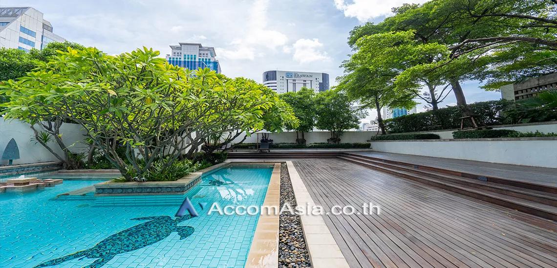 unit 2 Bedrooms  Condominium For Rent in Ploenchit, Bangkok  near BTS Ploenchit (AA16165)