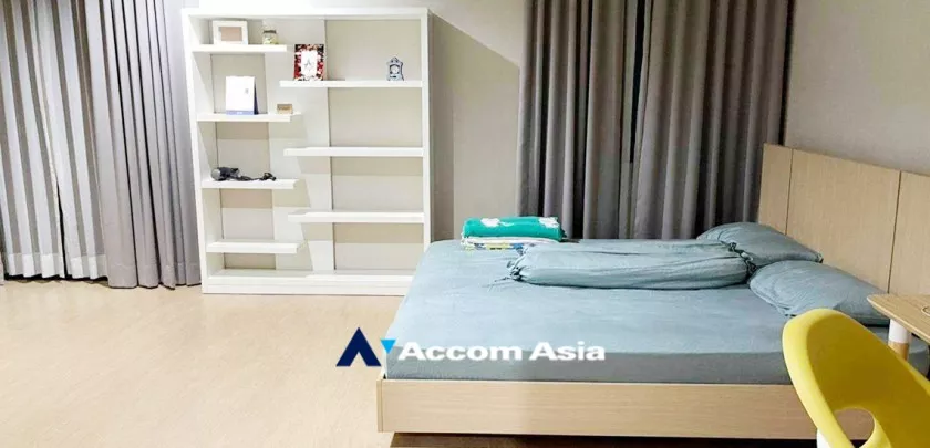  2 Bedrooms  Condominium For Sale in Ploenchit, Bangkok  near BTS Ploenchit (AA16171)