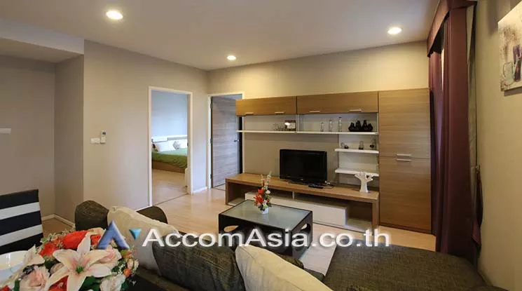 4  2 br Condominium For Rent in Ploenchit ,Bangkok BTS Ploenchit at Renova Residence AA16173