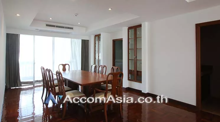 unit 3 Bedrooms  Apartment For Rent in Sukhumvit, Bangkok  near BTS Nana (AA16182)