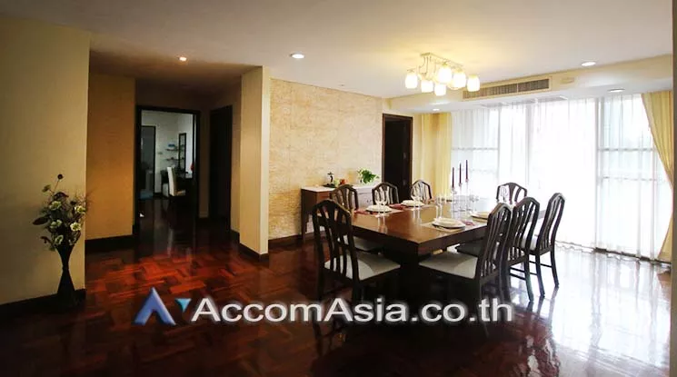 unit 3 Bedrooms  Apartment For Rent in Sukhumvit, Bangkok  near BTS Phrom Phong (AA16183)