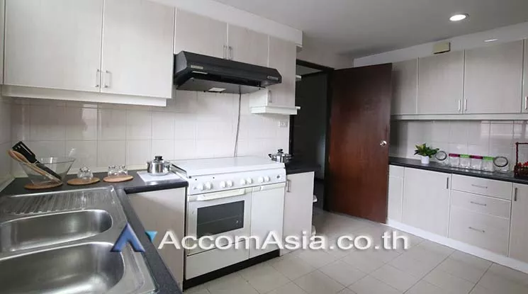 unit 3 Bedrooms  Apartment For Rent in Sukhumvit, Bangkok  near BTS Phrom Phong (AA16183)