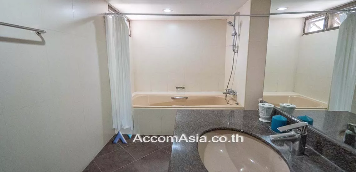 8  3 br Apartment For Rent in Sukhumvit ,Bangkok BTS Phrom Phong at Family Size Desirable AA16184
