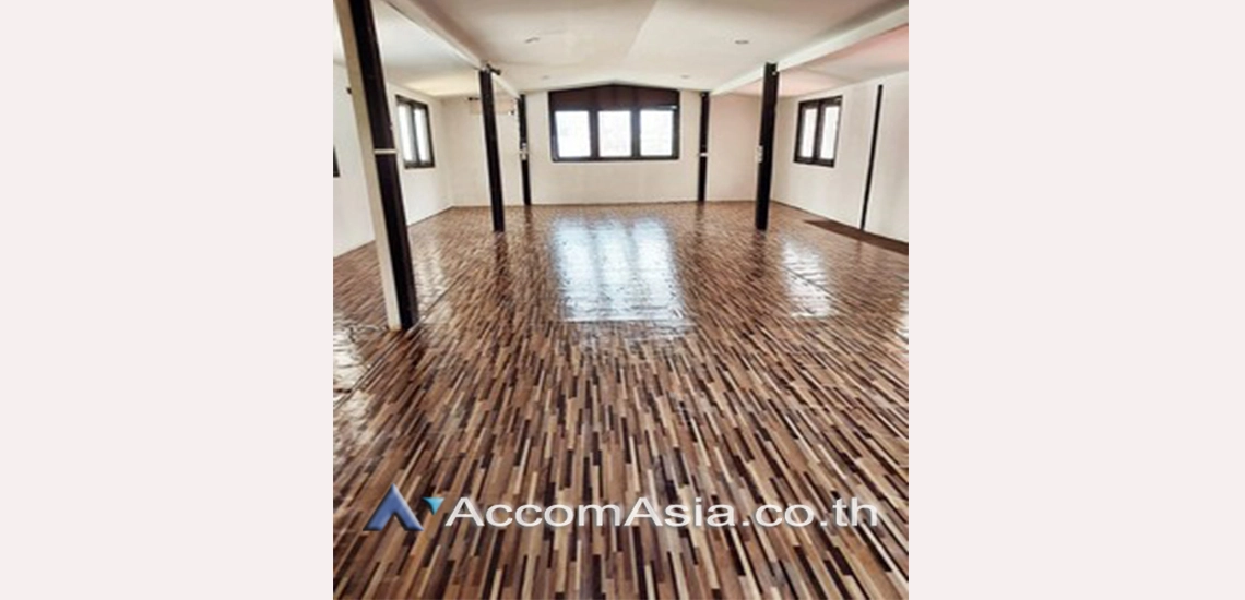 8  2 br House for rent and sale in Sukhumvit ,Bangkok BTS Thong Lo AA16201