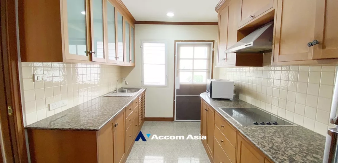 unitPet friendly |  2 Bedrooms  Apartment For Rent in Sukhumvit, Bangkok  near BTS Phrom Phong (AA16255)