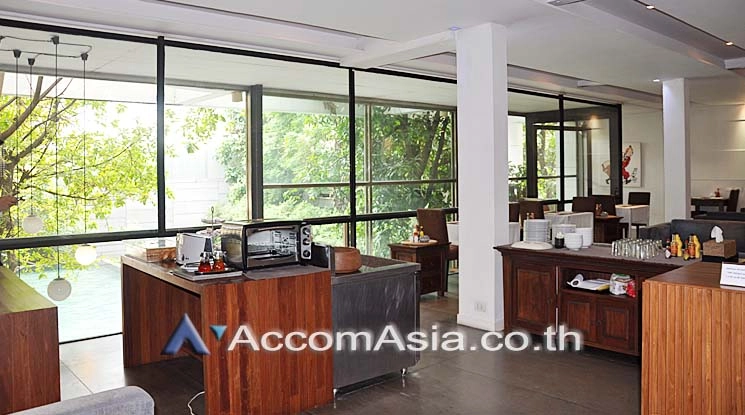  2  Retail / Showroom For Rent in Ploenchit ,Bangkok BTS Chitlom at Luxx XL AA16263