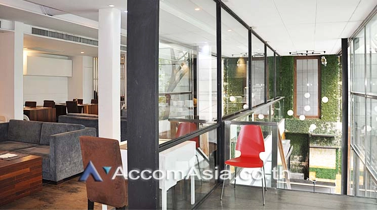 6  Retail / Showroom For Rent in Ploenchit ,Bangkok BTS Chitlom at Luxx XL AA16263