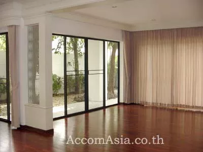 unit 3 Bedrooms  House For Rent in Sukhumvit, Bangkok  near BTS Thong Lo (9005101)