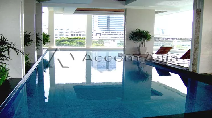 unit 1 Bedroom  Condominium For Sale in Silom, Bangkok  near BTS Surasak (AA16346)