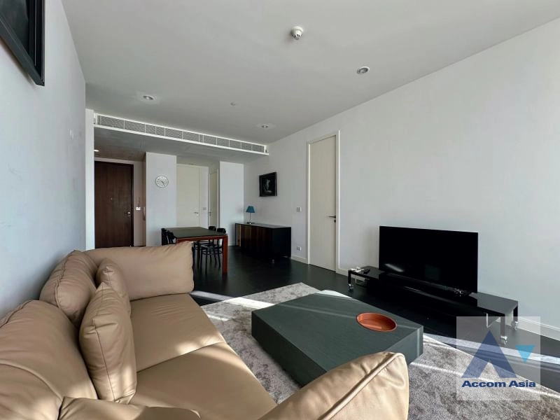 unitCorner Unit | Luxury condo with balcony and RBSC view at 185 Rajadamri ( AA16350 )