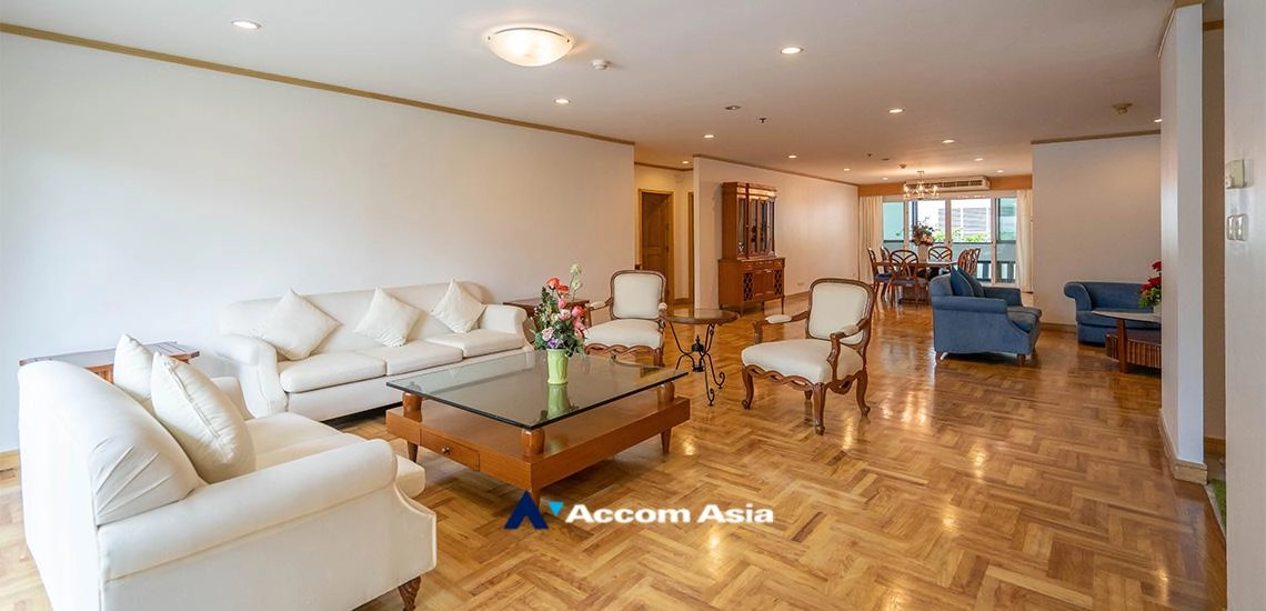 Pet friendly |  3 Bedrooms  Apartment For Rent in Sukhumvit, Bangkok  near BTS Asok - MRT Sukhumvit (AA16393)