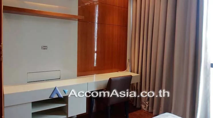unit 2 Bedrooms  Condominium For Rent in Sukhumvit, Bangkok  near BTS Phrom Phong (AA16430)