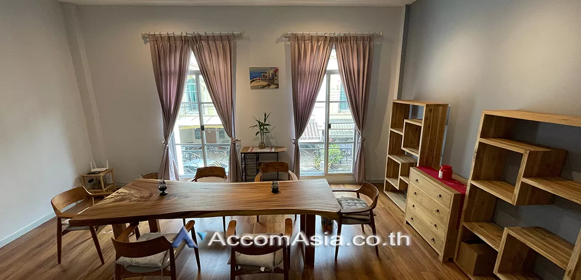  2  3 br Townhouse for rent and sale in Sathorn ,Bangkok BRT Wat Dan - BRT Wat Priwat at Baan Klang Krung Grande Vienna Rama 3 AA16438