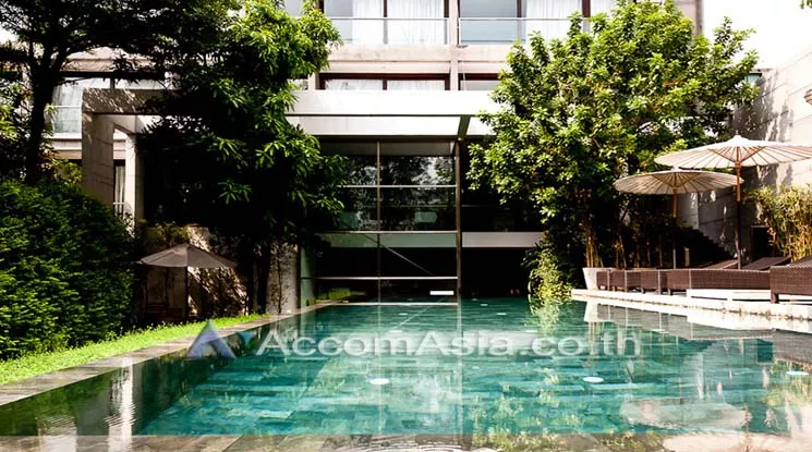 2 Bedrooms  Apartment For Rent in Ploenchit, Bangkok  near BTS Ratchadamri (AA16462)