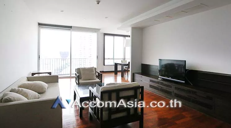  3 Bedrooms  Apartment For Rent in Sukhumvit, Bangkok  near BTS Thong Lo (AA16506)