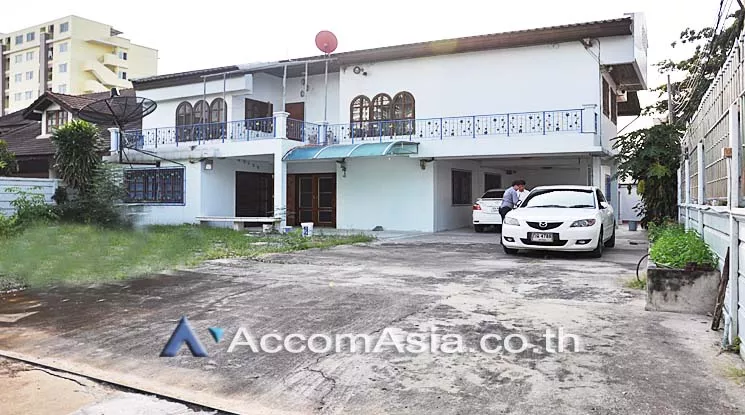  2  7 br House for rent and sale in Phaholyothin ,Bangkok MRT Bang Sue AA16510