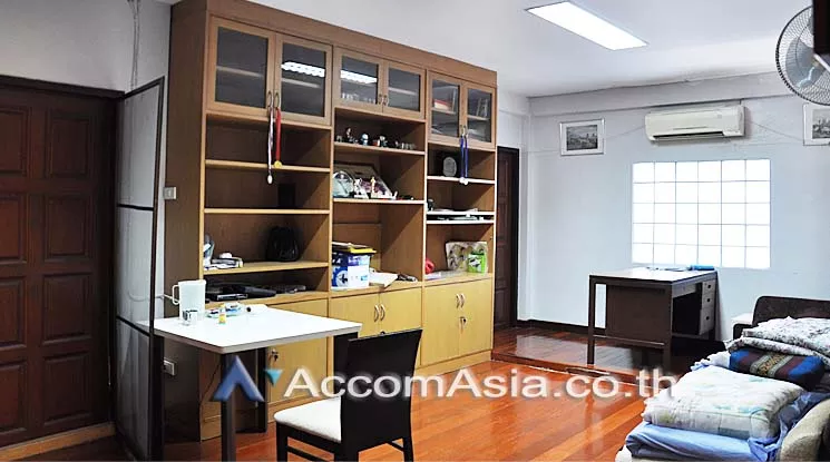 13  7 br House for rent and sale in Phaholyothin ,Bangkok MRT Bang Sue AA16510