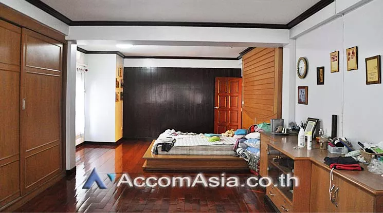 15  7 br House For Rent in phaholyothin ,Bangkok MRT Bang Sue AA16510