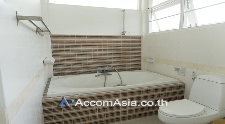 12  3 br House For Rent in Sukhumvit ,Bangkok BTS Phra khanong 40214