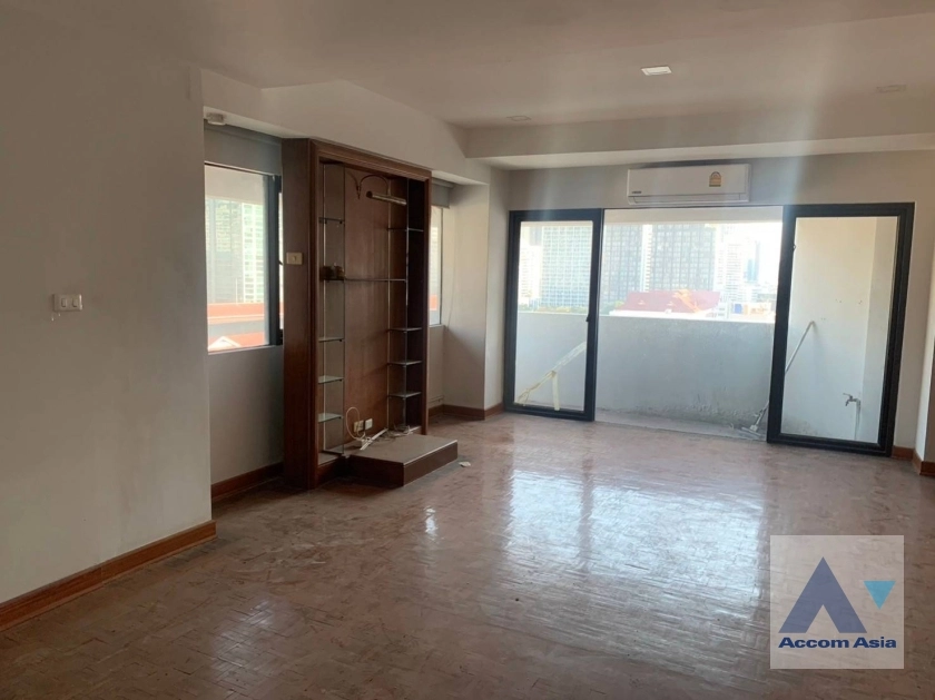  1  2 br Condominium For Sale in Sukhumvit ,Bangkok BTS Asok - MRT Sukhumvit at Ruamjai Heights AA16579