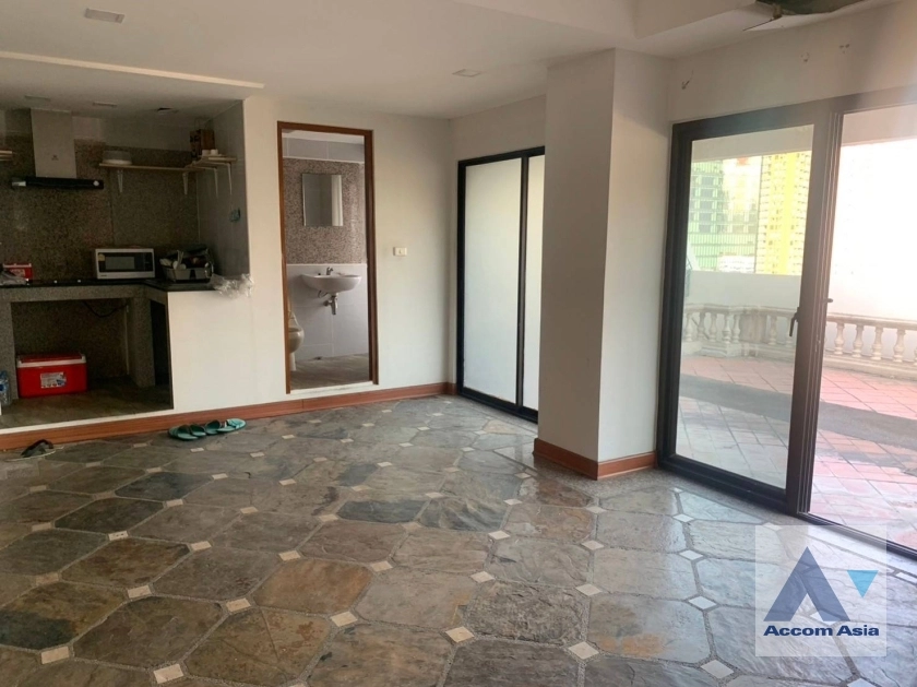 4  2 br Condominium For Sale in Sukhumvit ,Bangkok BTS Asok - MRT Sukhumvit at Ruamjai Heights AA16579